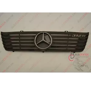 Решетка радиатора Mercedes Sprinter 9018880123 9018880123