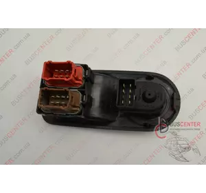 Блок кнопок с стеклоподъемниками левой двери Renault Master 8200206602 8200206602